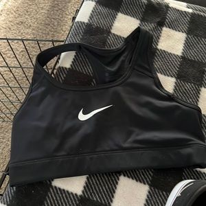 black nike sports bra